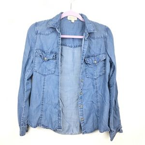 Cloth & Stone Two Pocket Chambray Top